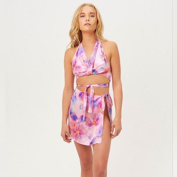 NWT Frankie's Bikinis Dani Silk Pink Slit wrap mini skirt in watercolor floral - Picture 3 of 6